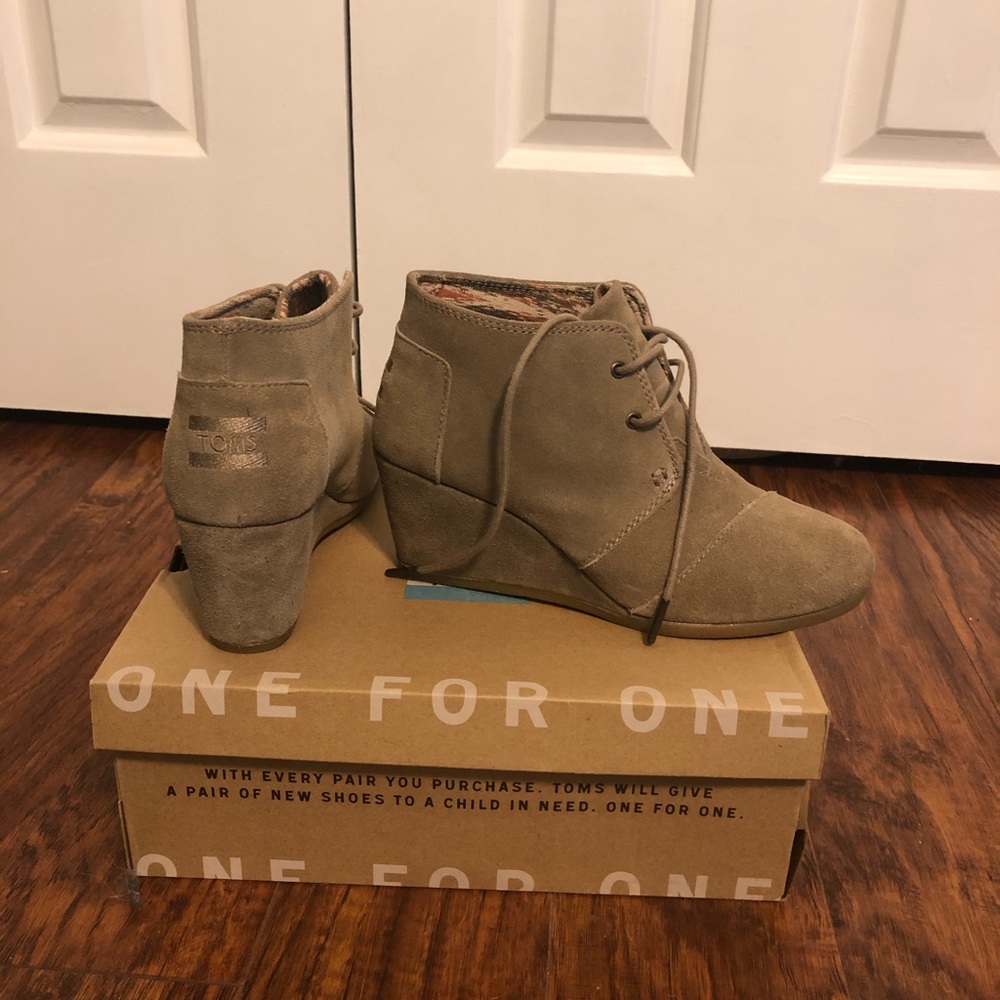 Toms wedges
